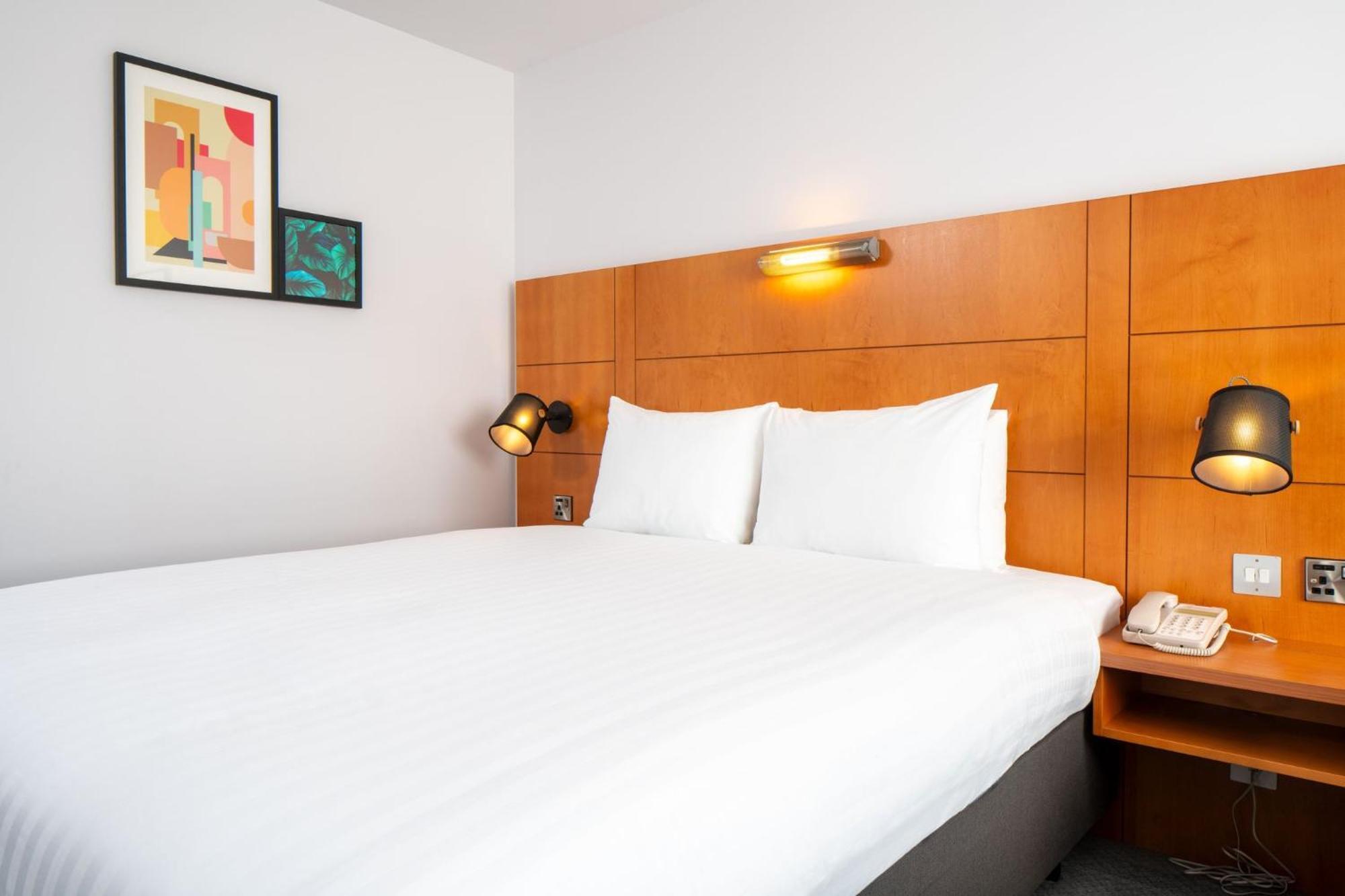 Holiday Inn Bristol Filton By Ihg Winterbourne Exterior photo